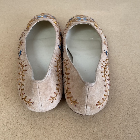 Circa Joan&David Leather Upper & Sole with Embroidered Beaded Detail. Size 7.5 - Picture 3 of 11
